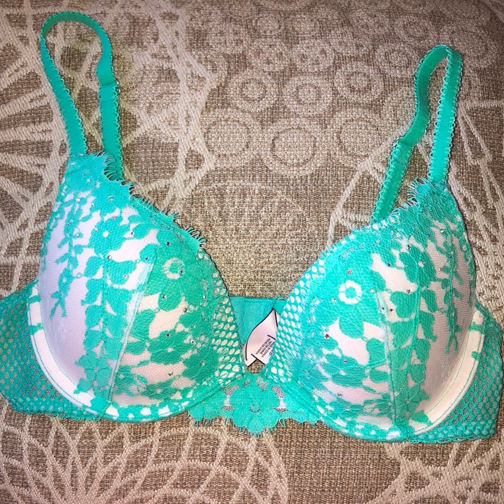 Victoria’s Secret Bra 32B
